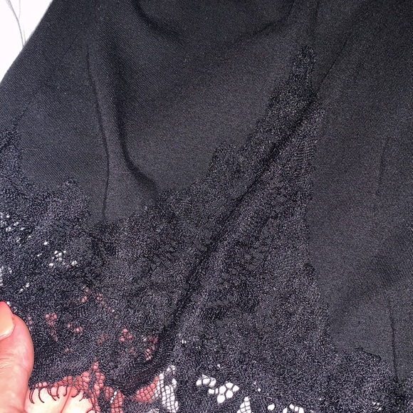 Laced Detailed Cropped Tee - Picture 2 of 3